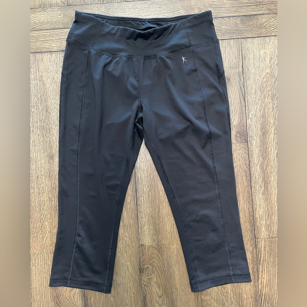 Danskin Now Capri Leggings